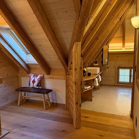 Black Cockatoo Close To Bern And Thun Ferienhaus Oberdiessbach